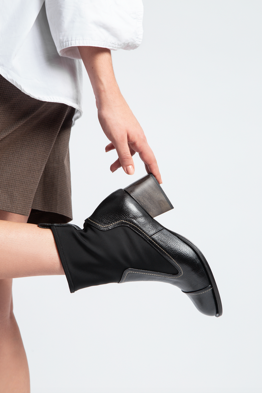 Bota Couro e Elastano