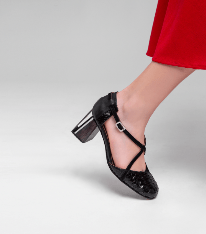 Scarpin Python Salto Acrílico Preto – Toscana Comércio de Artigos Scarpin Python Salto Acrílico Preto – Toscana Comércio de Artigos