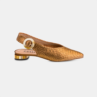 Sling Back Salto Baixo Tressê Ouro