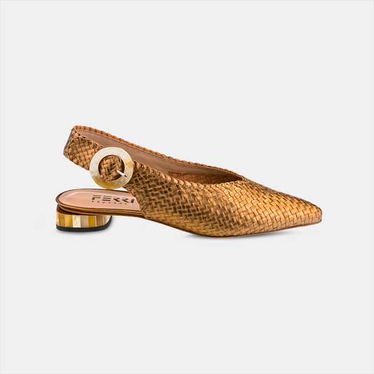 Sling Back Salto Baixo Tressê Ouro