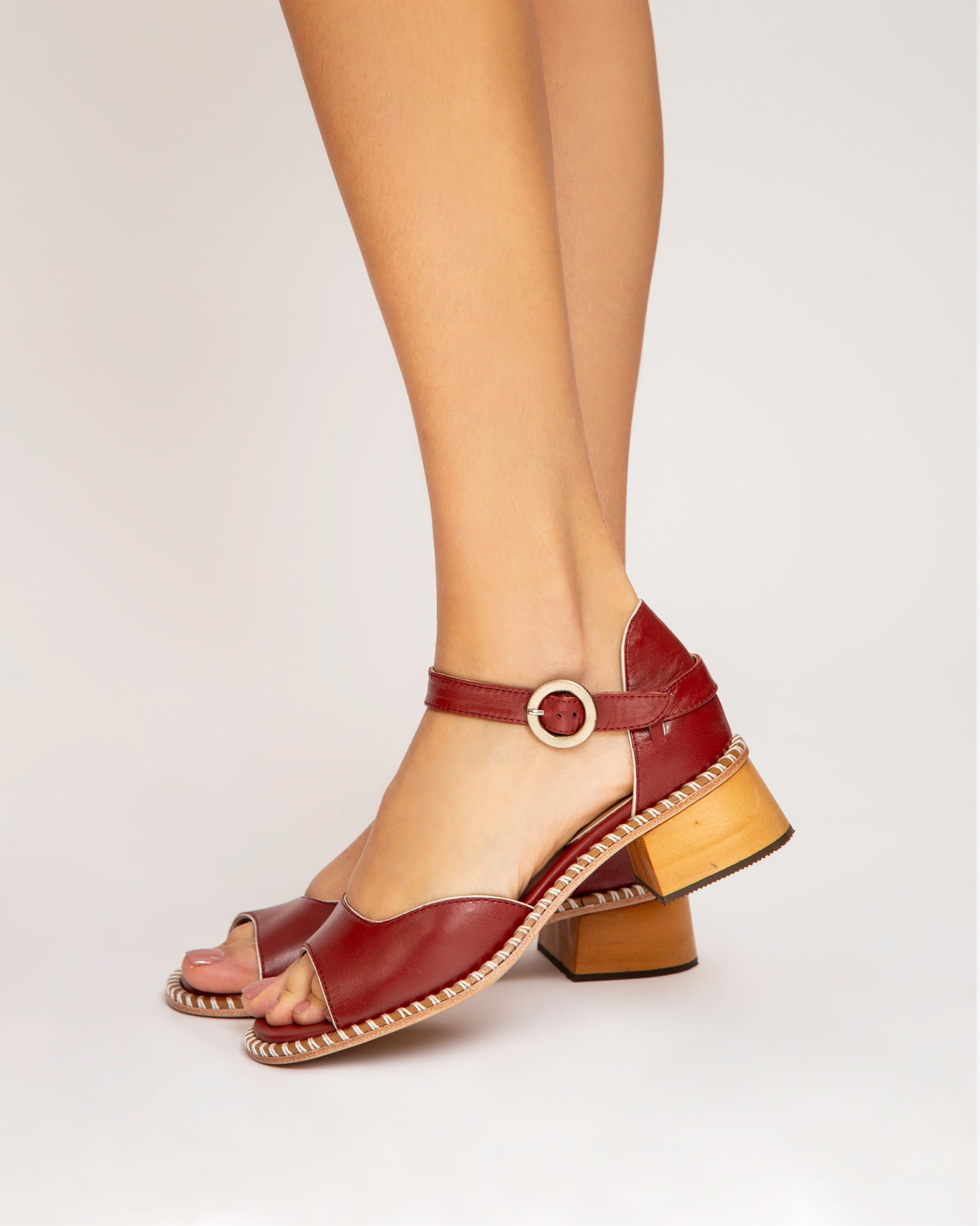 Sandália Pesponto Cereja