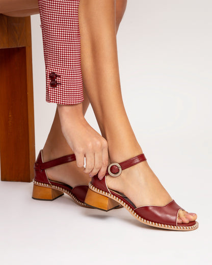 Sandália Pesponto Cereja